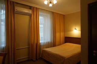 Гостиница Атлантика Санкт-Петербург Небольшой двухместный номер с 1 кроватью или 2 отдельными кроватями-1